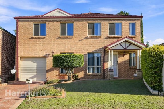 4 Owen Stanley Street, Mount Annan, NSW 2567